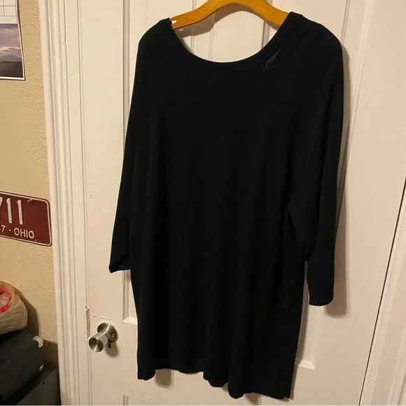 Black Lattice Front Pullover Sweater - Picture 10 of 10